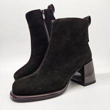 Load image into Gallery viewer, DEVIN batai